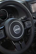 Jeep Wrangler Unlimited Altitude 2012 года